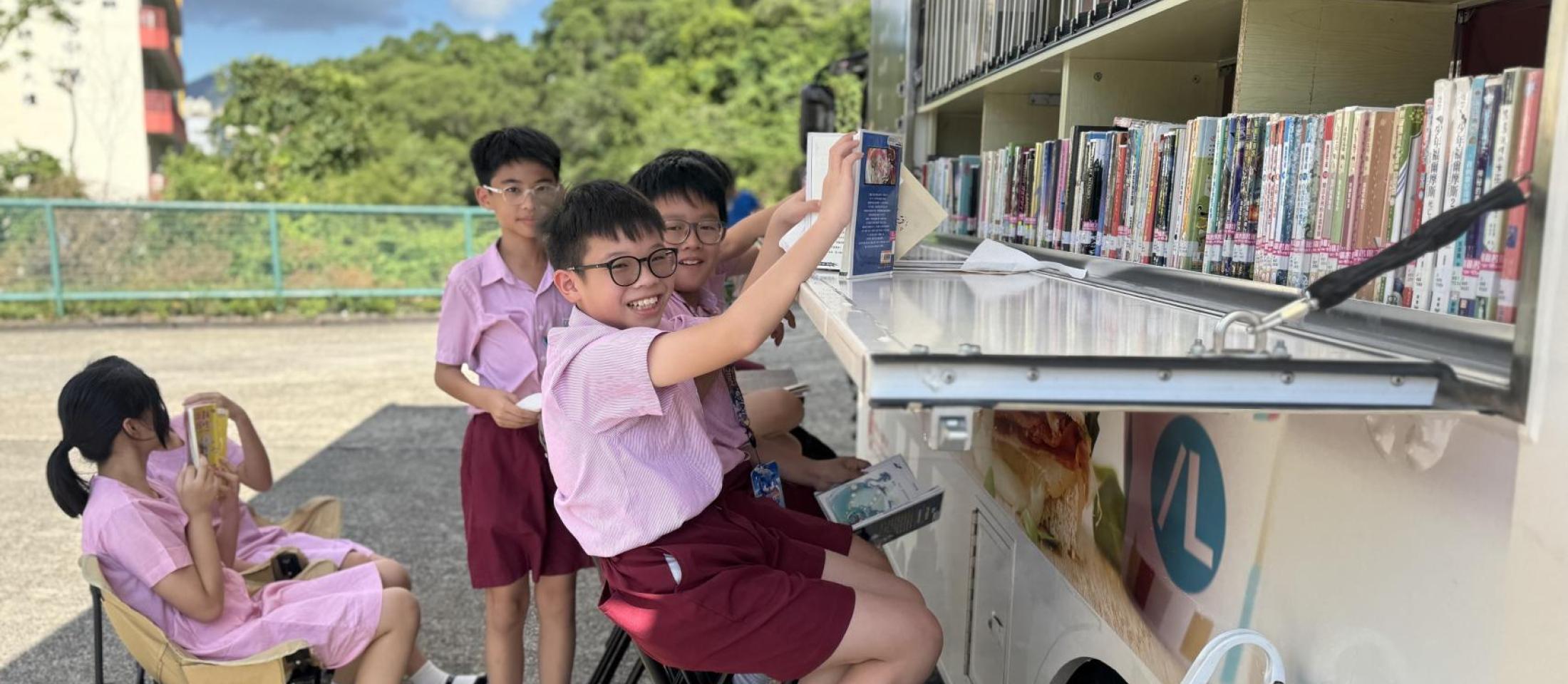 「喜」動圖書車活動